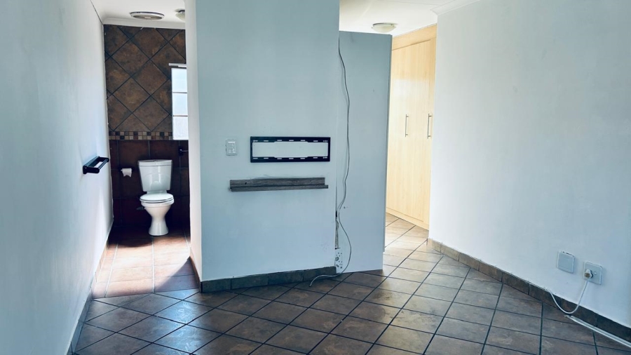 4 Bedroom Property for Sale in Waterkloof East North West